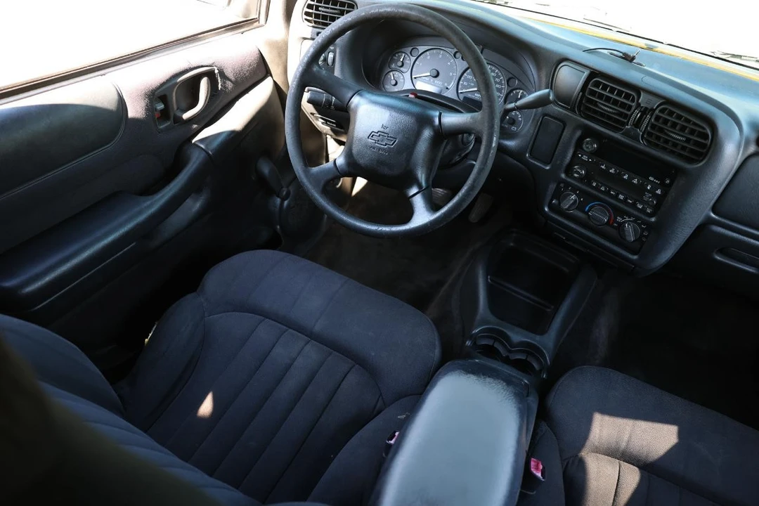 2003 Chevrolet S-10 Blazer 2nd Gen - Image 20 of 21