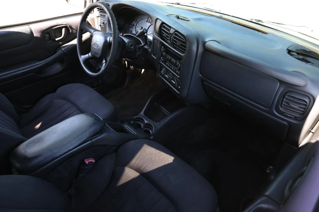 2003 Chevrolet S-10 Blazer 2nd Gen - Image 14 of 21