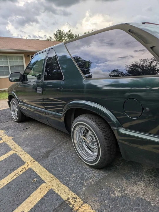 2003 Chevrolet S-10 Blazer 2nd Gen - Image 2 of 9