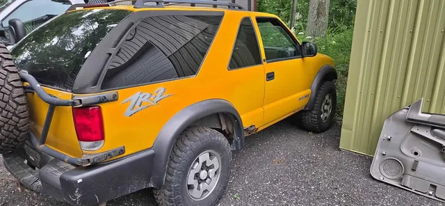 2003 Chevrolet Blazer LS Sport Utility 2D