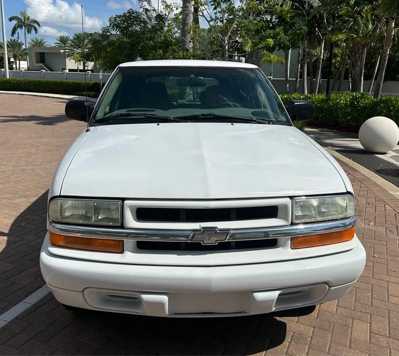 2003 Chevrolet Blazer - Image 3 of 19