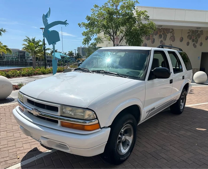 2003 Chevrolet Blazer - Image 8 of 19