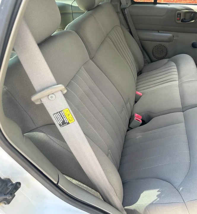 2003 Chevrolet Blazer - Image 16 of 19