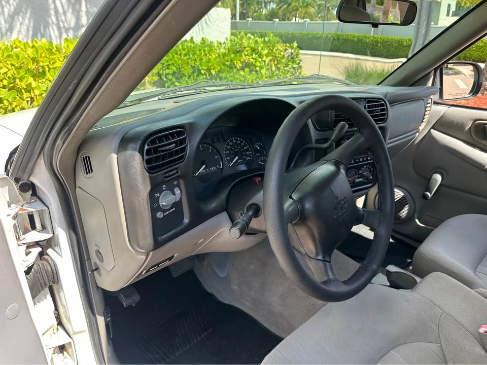2003 Chevrolet Blazer - Image 13 of 19