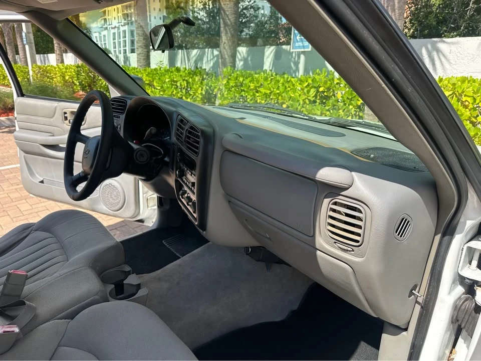 2003 Chevrolet Blazer - Image 15 of 19