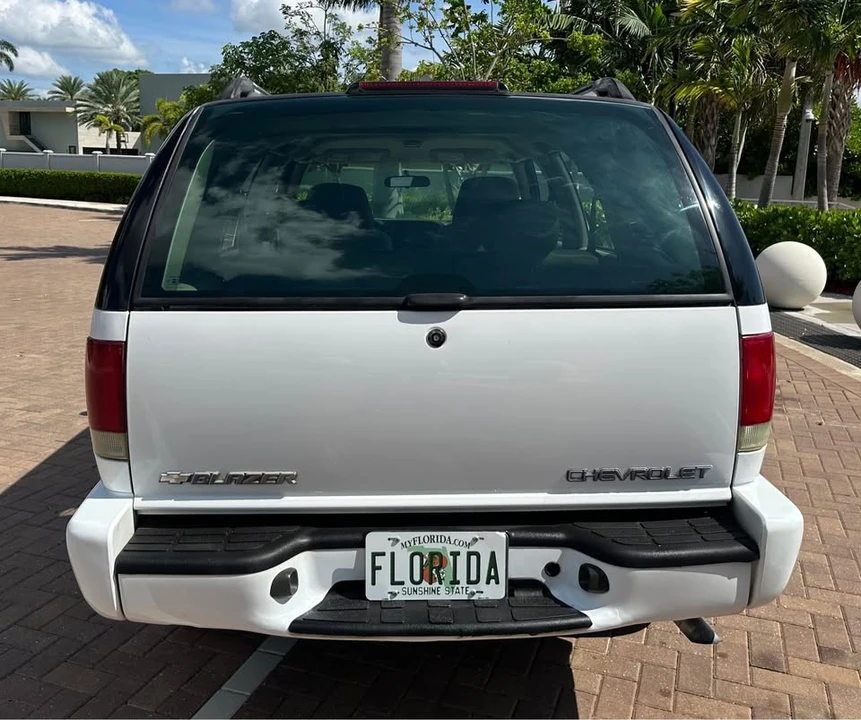 2003 Chevrolet Blazer - Image 10 of 19