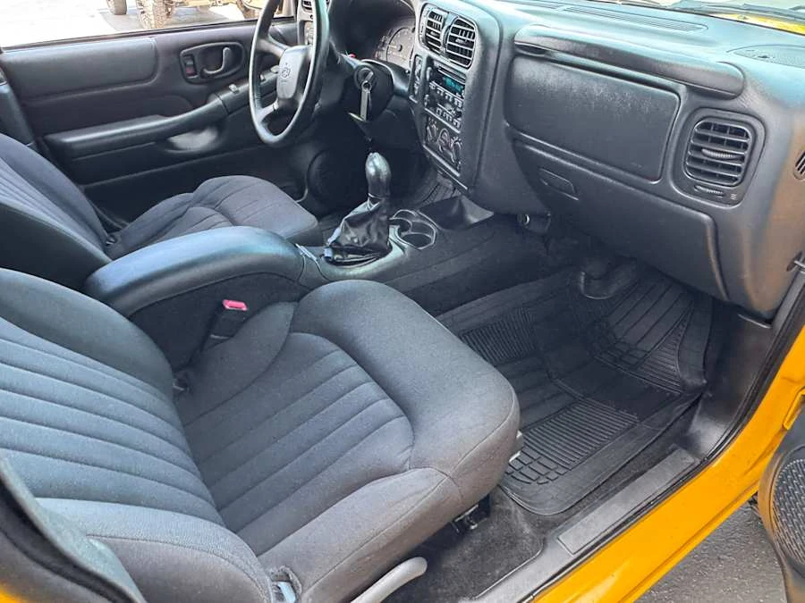2003 Chevrolet Blazer - Image 8 of 11