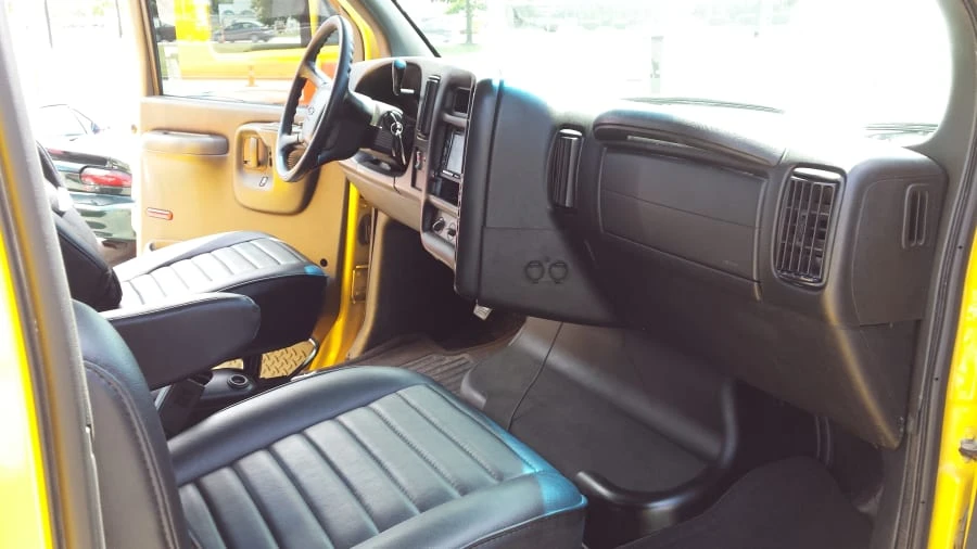 2003 Chevrolet Kodiak - Image 3 of 9