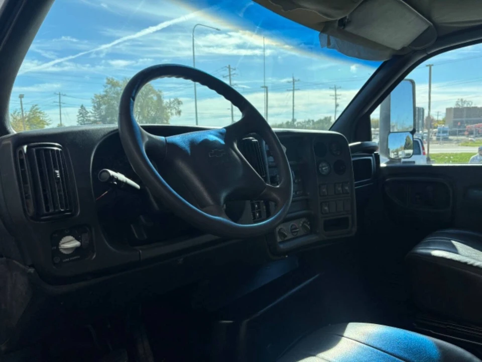2003 Chevrolet Kodiak - Image 17 of 18