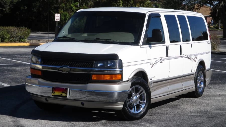 2003 Chevrolet Express - Image 10 of 12