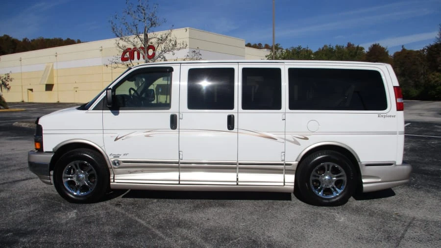 2003 Chevrolet Express - Image 2 of 12