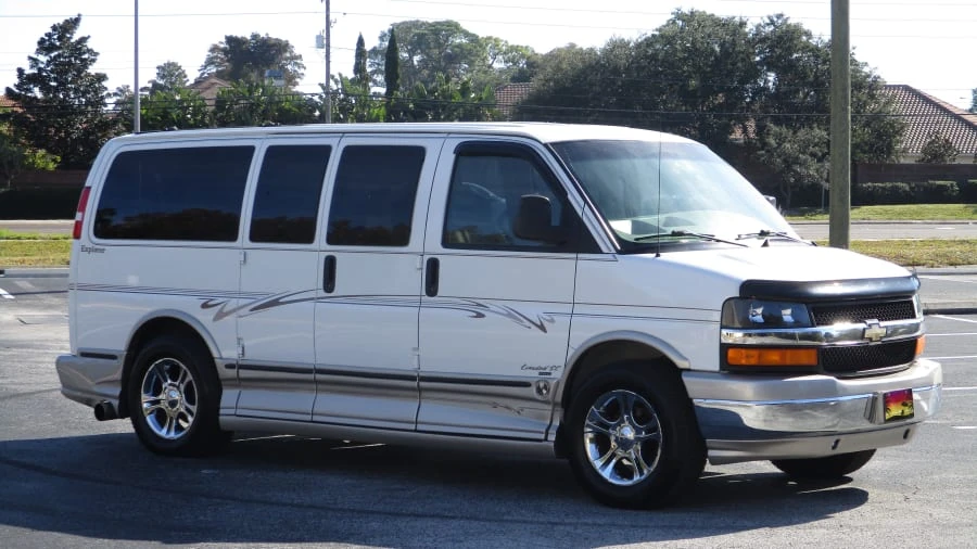 2003 Chevrolet Express - Image 11 of 12