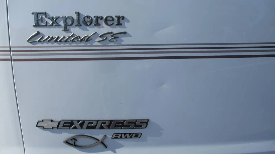 2003 Chevrolet Express - Image 8 of 12
