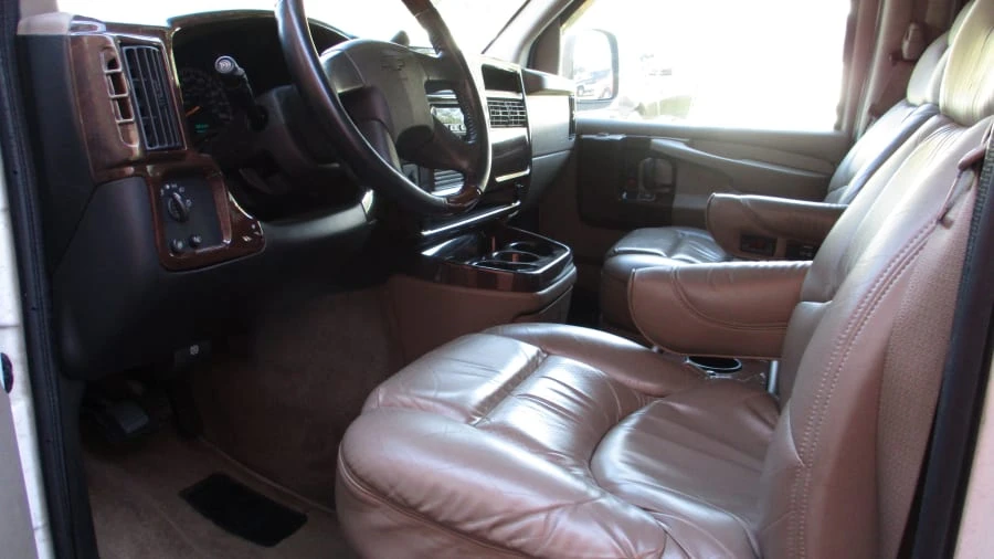 2003 Chevrolet Express - Image 4 of 12