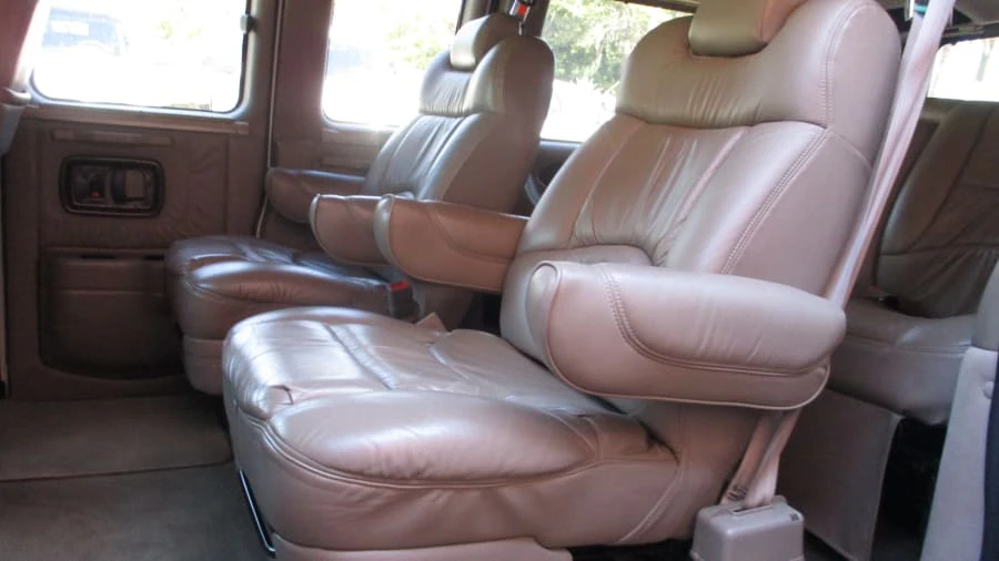 2003 Chevrolet Express - Image 6 of 12