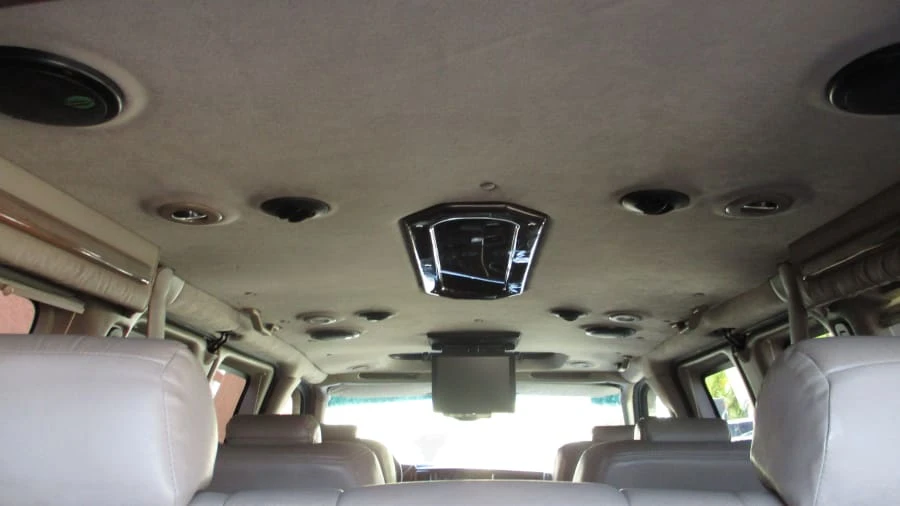2003 Chevrolet Express - Image 7 of 12