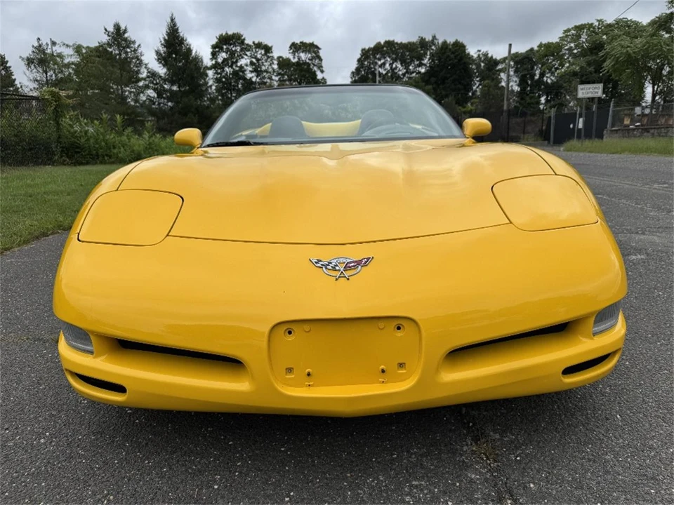 2003 Chevrolet - Image 8 of 27