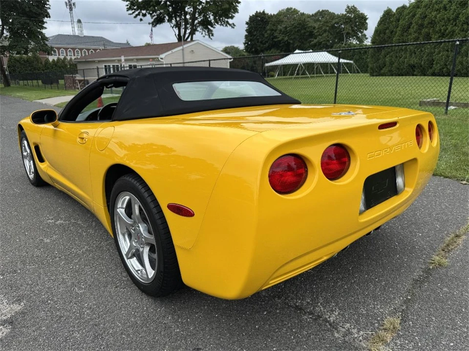 2003 Chevrolet - Image 11 of 27