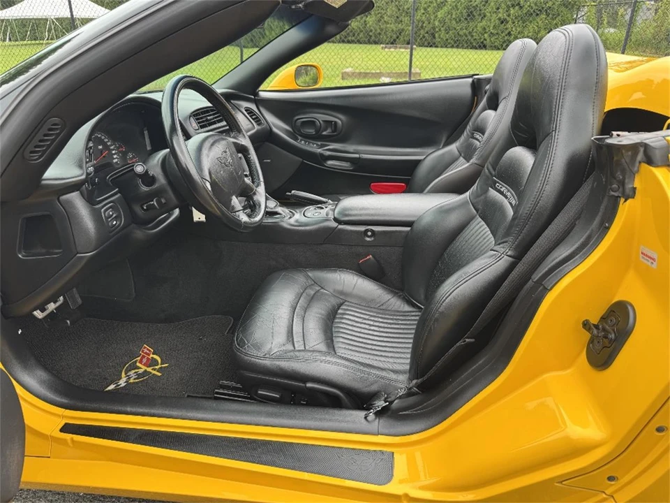 2003 Chevrolet - Image 24 of 27