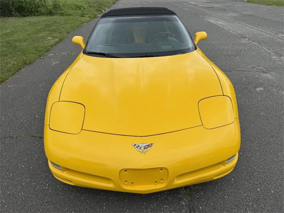 2003 Chevrolet - Image 15 of 27
