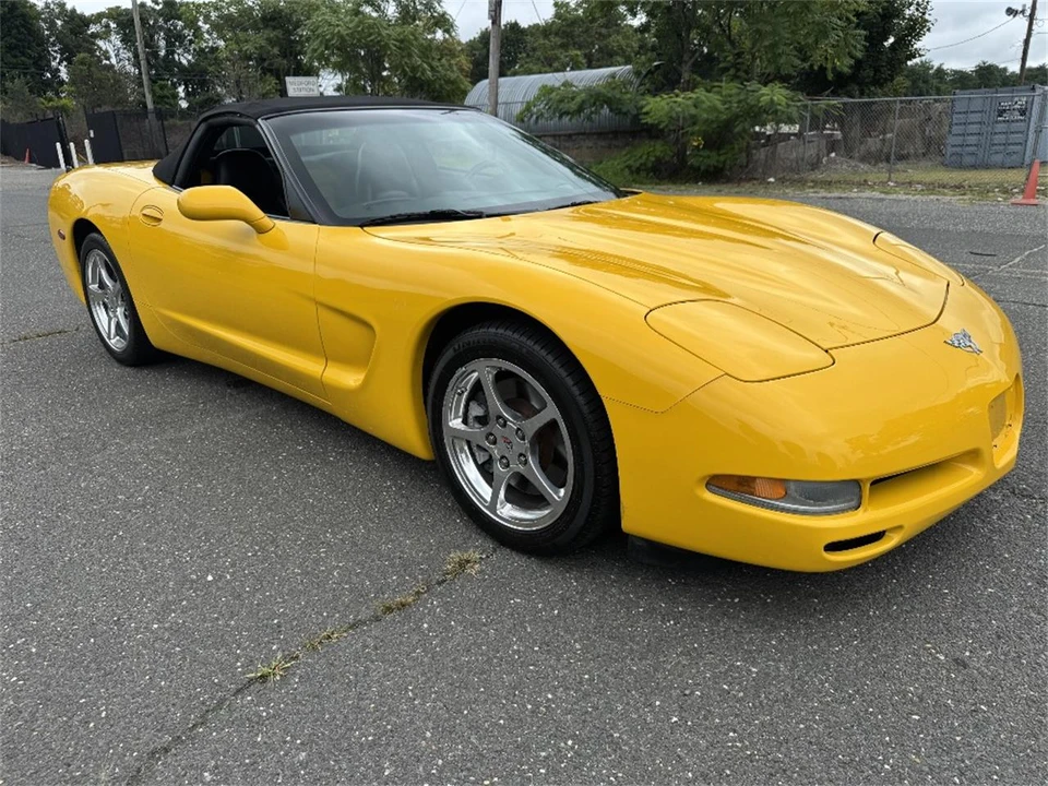 2003 Chevrolet - Image 13 of 27