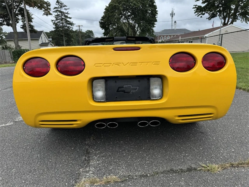 2003 Chevrolet - Image 4 of 27
