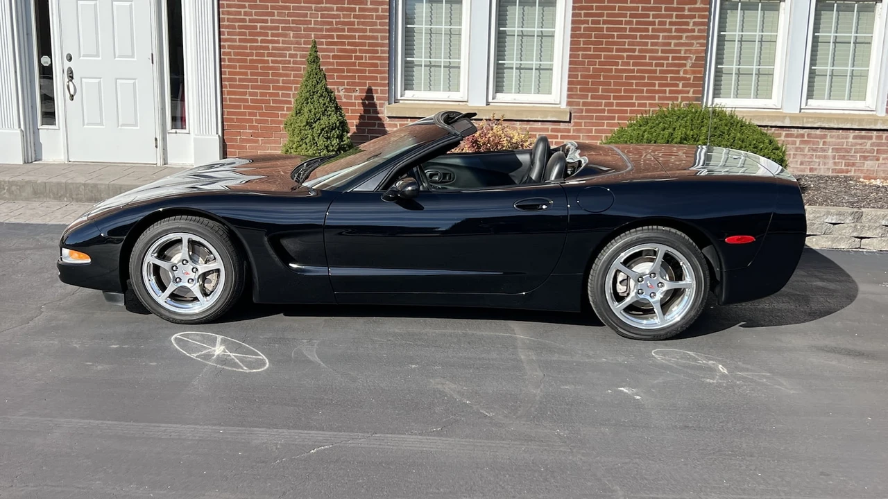 2003 Chevrolet Corvette C5 - Image 2 of 10