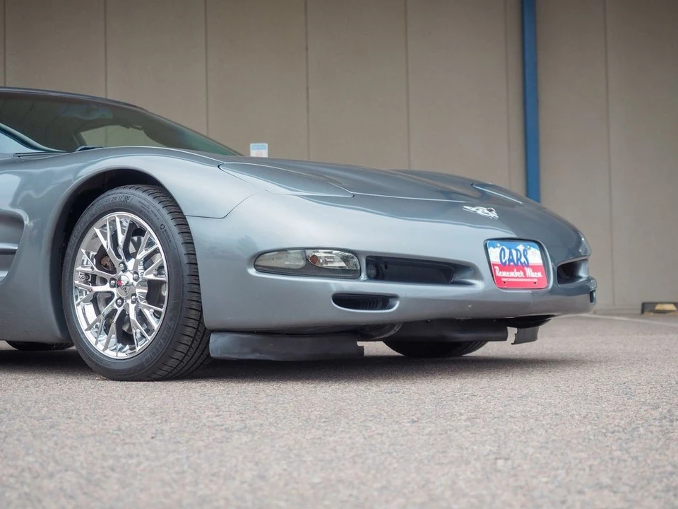 2003 Chevrolet - Image 4 of 31