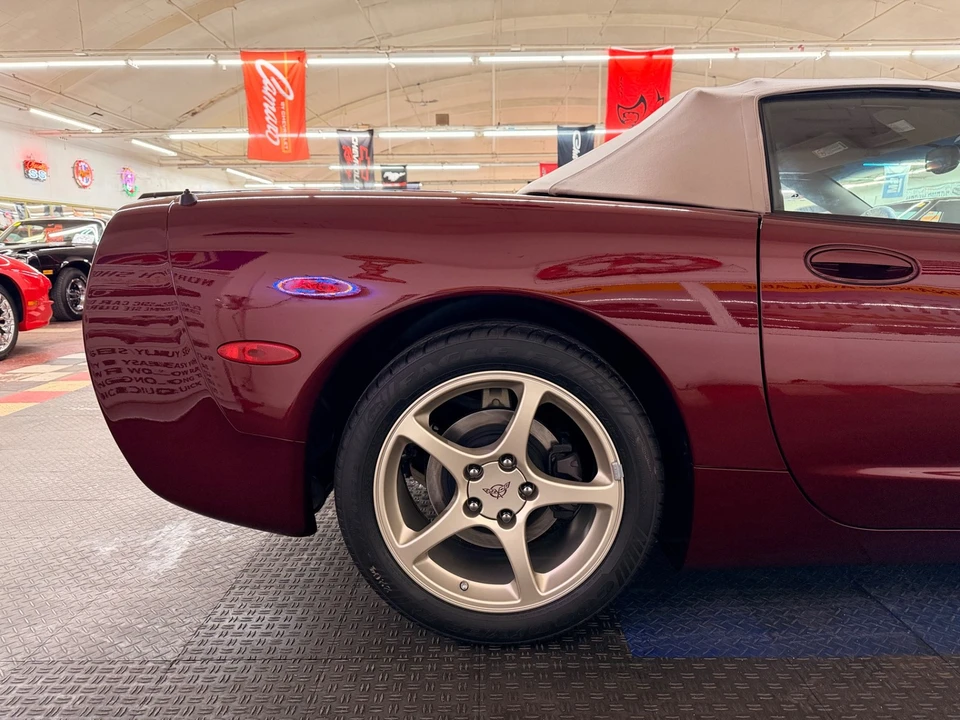2003 Chevrolet - Image 24 of 31