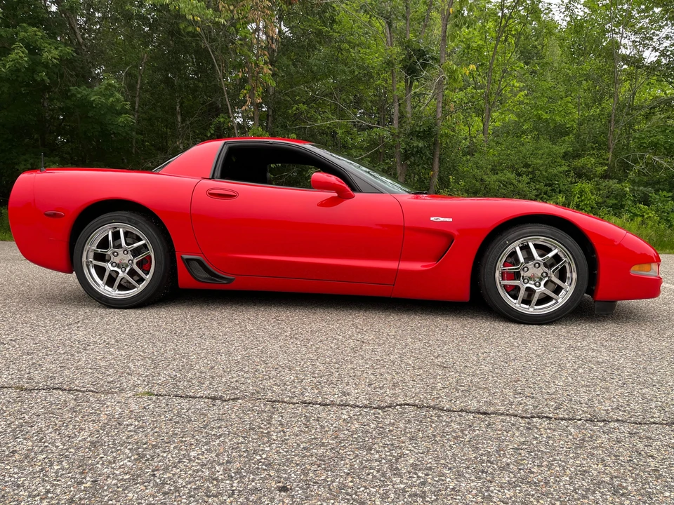 2003 Chevrolet Corvette - Image 11 of 31