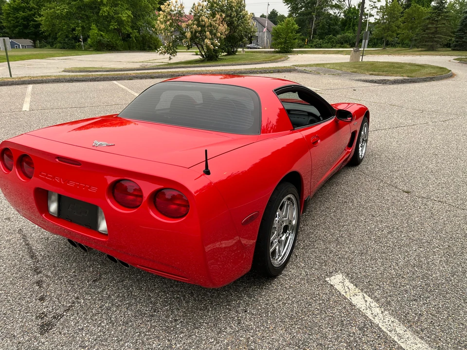2003 Chevrolet Corvette - Image 9 of 31