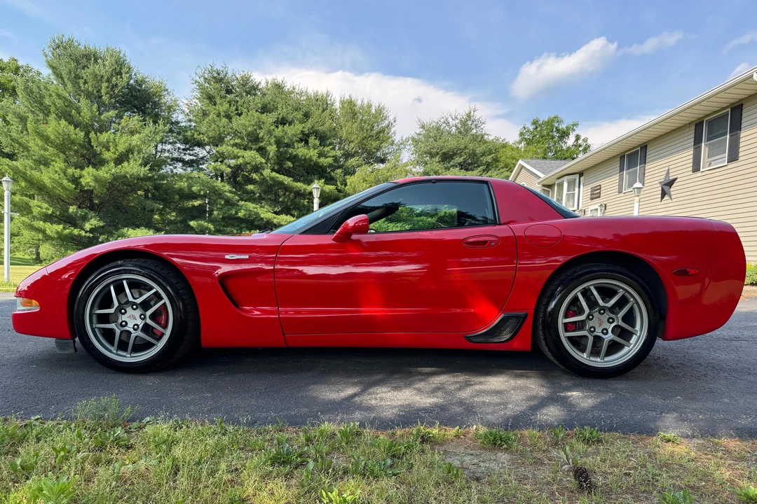 2003 Chevrolet Corvette - Image 3 of 31