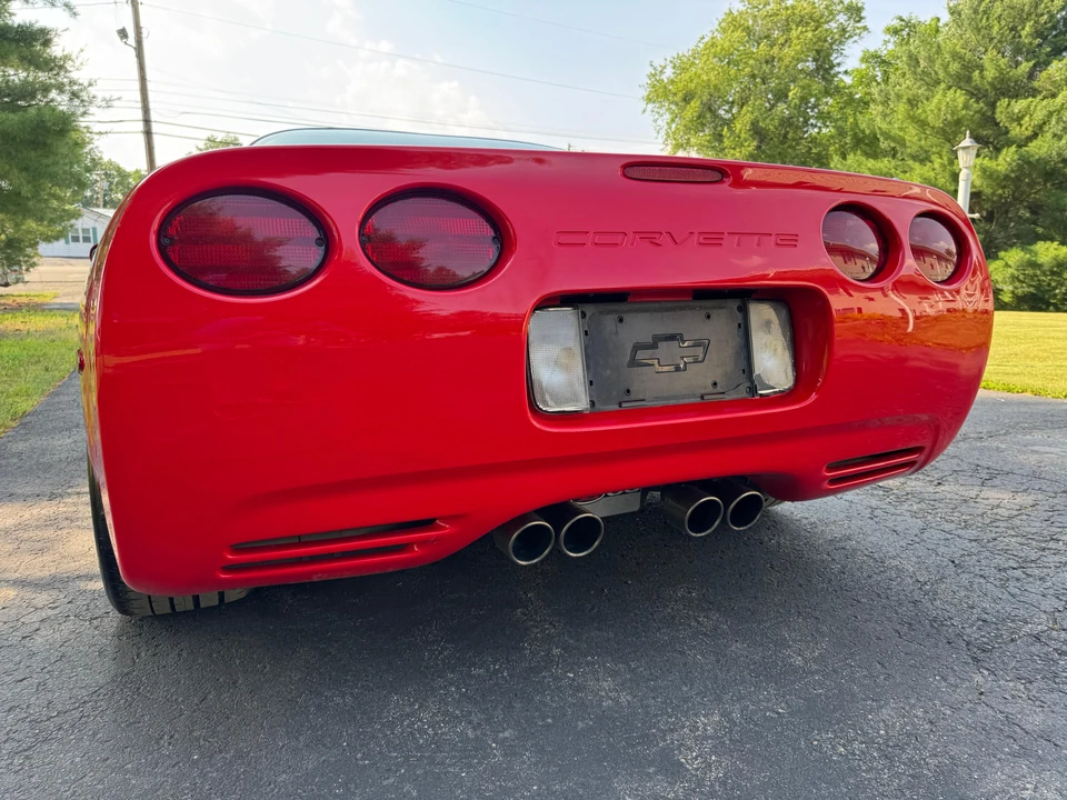 2003 Chevrolet Corvette - Image 9 of 31