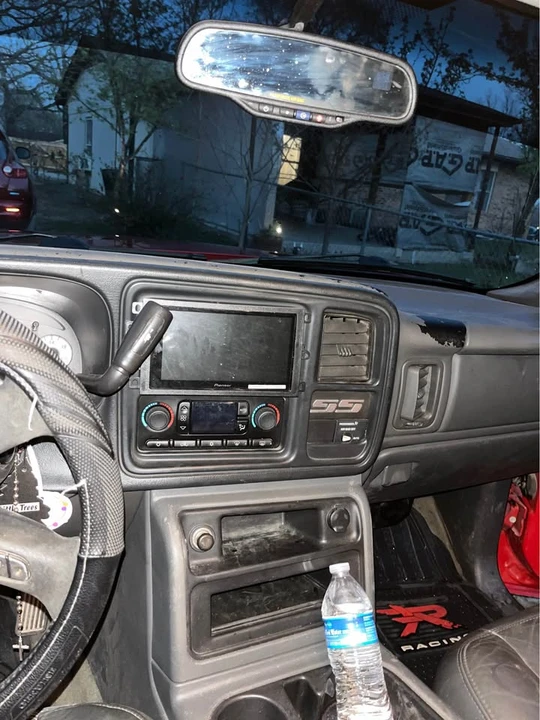 2003 Chevrolet SSR - Image 8 of 10