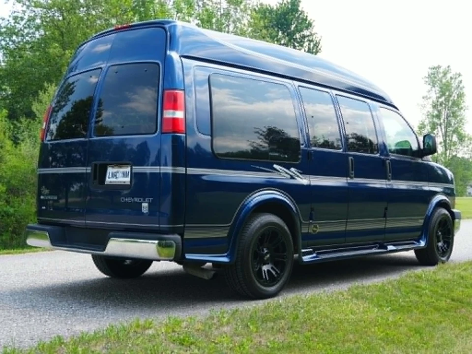 2003 Chevrolet Express - Image 3 of 9