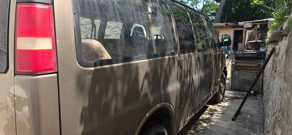 2003 Chevrolet Express - Image 3 of 8