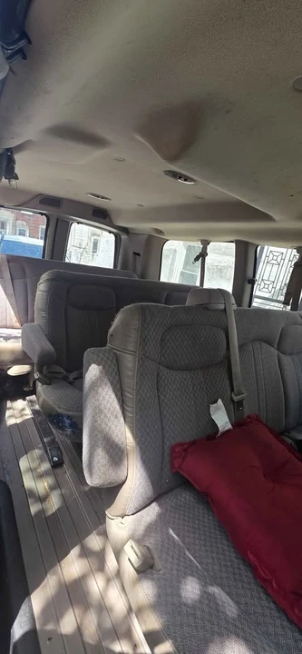 2003 Chevrolet Express - Image 5 of 8