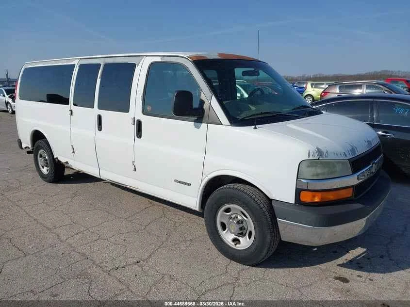 2003 Chevrolet Express - Image 2 of 7