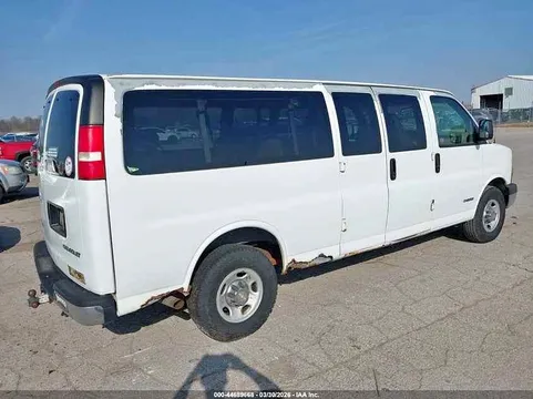 2003 Chevrolet Express 3500 Passenger LS Extended Van 3D