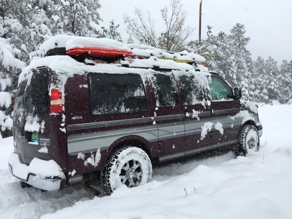 2003 Chevrolet Express - Image 2 of 13