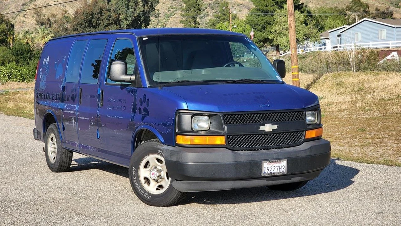 2003 Chevrolet Express - Image 4 of 21
