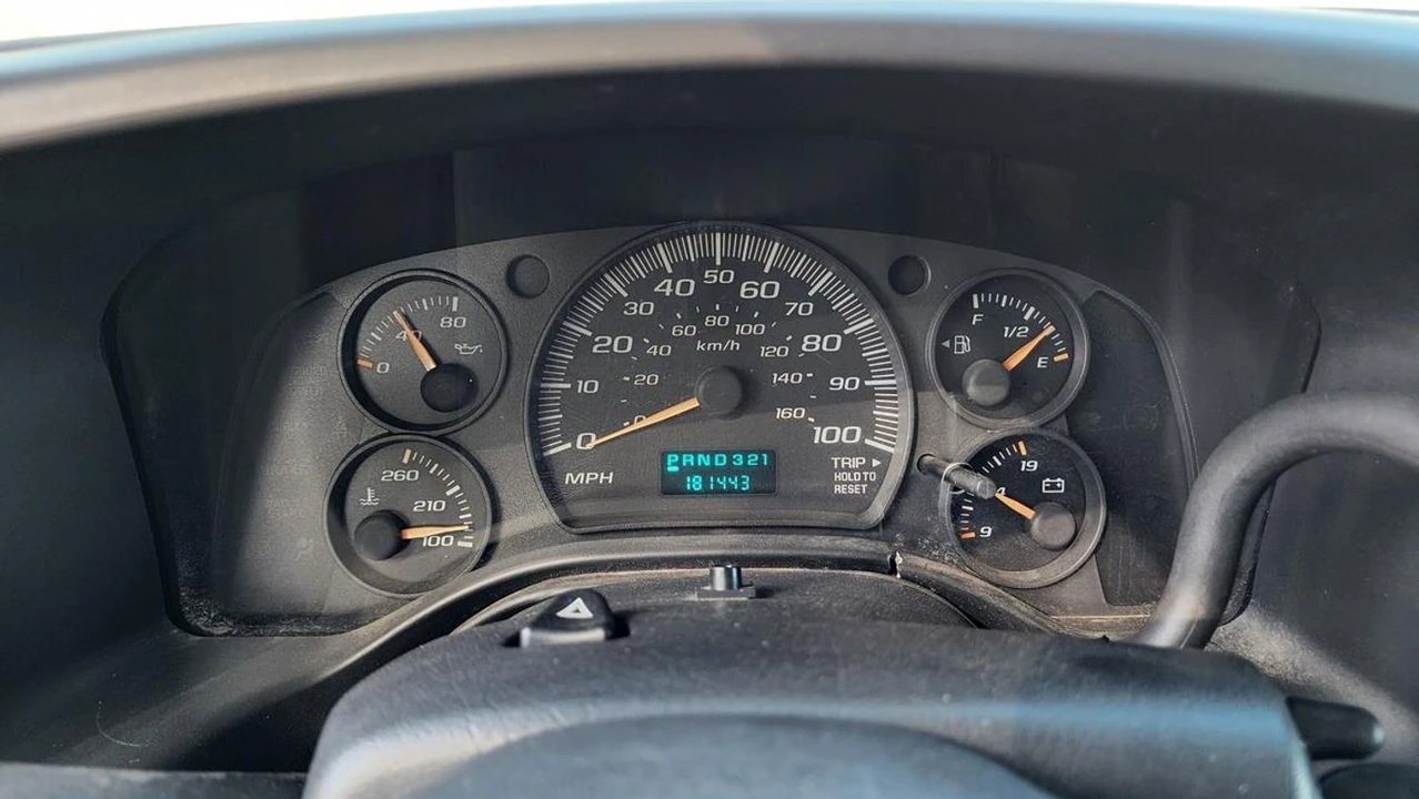 2003 Chevrolet Express - Image 17 of 21