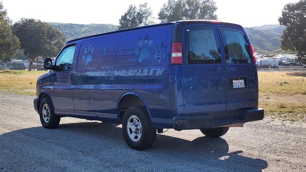 2003 Chevrolet Express - Image 6 of 21