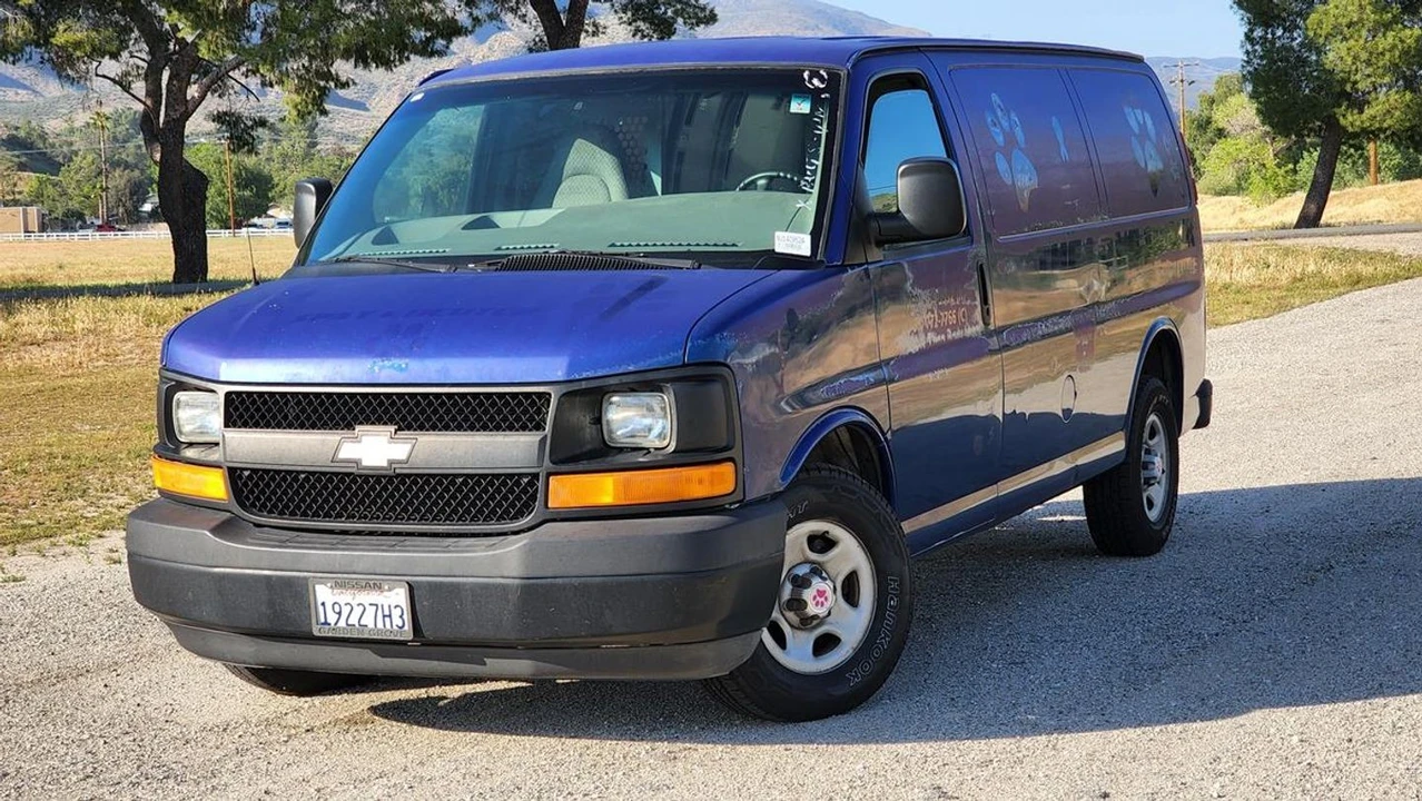 2003 Chevrolet Express - Image 5 of 21