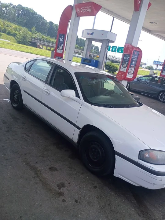 2003 Chevrolet Impala 8th Gen - Image 2 of 3