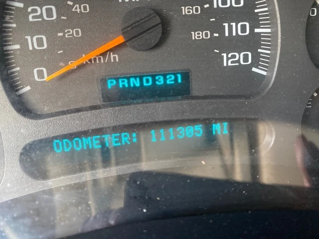 2003 Chevrolet Suburban 9th Gen - Image 19 of 21