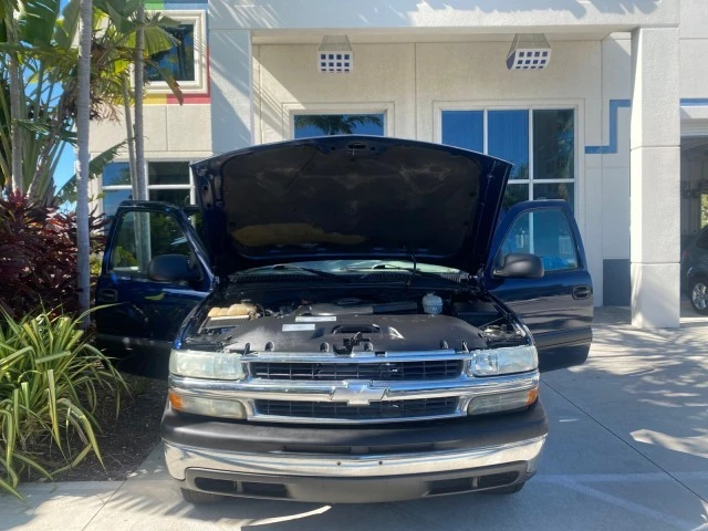 2003 Chevrolet Suburban 9th Gen - Image 18 of 21