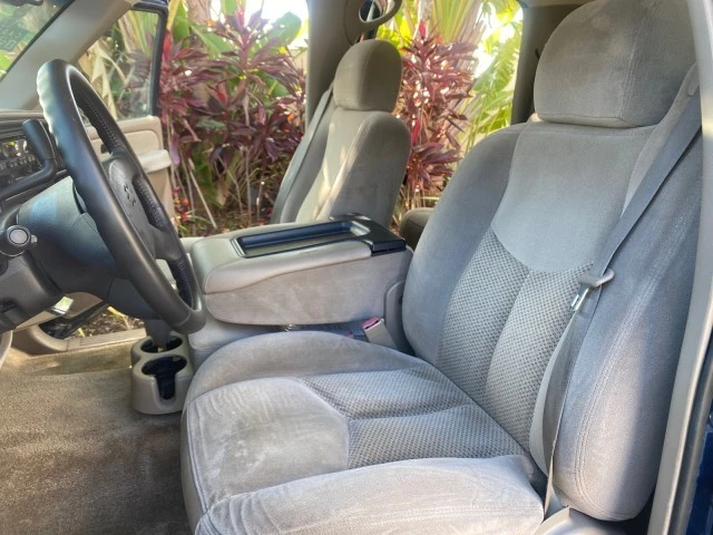 2003 Chevrolet Suburban 9th Gen - Image 11 of 21