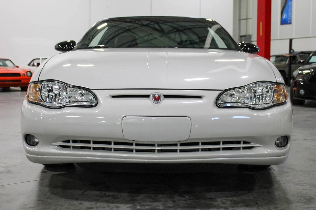 2003 Chevrolet Monte Carlo 6th Gen - Image 10 of 12