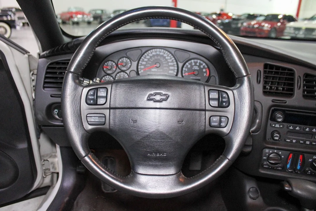 2003 Chevrolet Monte Carlo 6th Gen - Image 11 of 12